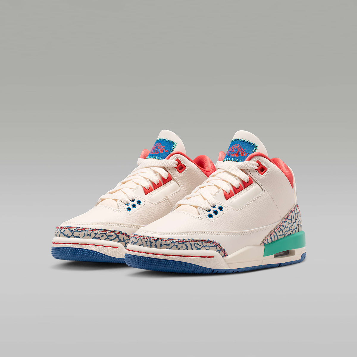 Air Jordan 3 Retro "Play Your Way" – Tiza/Azul genuino/Verde cinético/Rojo pista – vista 5