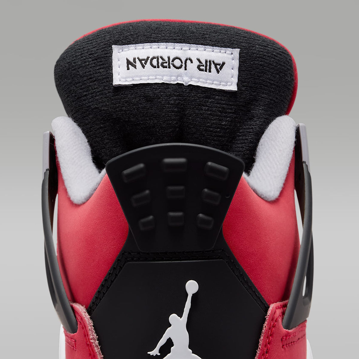 Air Jordan 4 "Toro" – Rojo pasión/Negro/Gris cemento/Blanco – vista 9