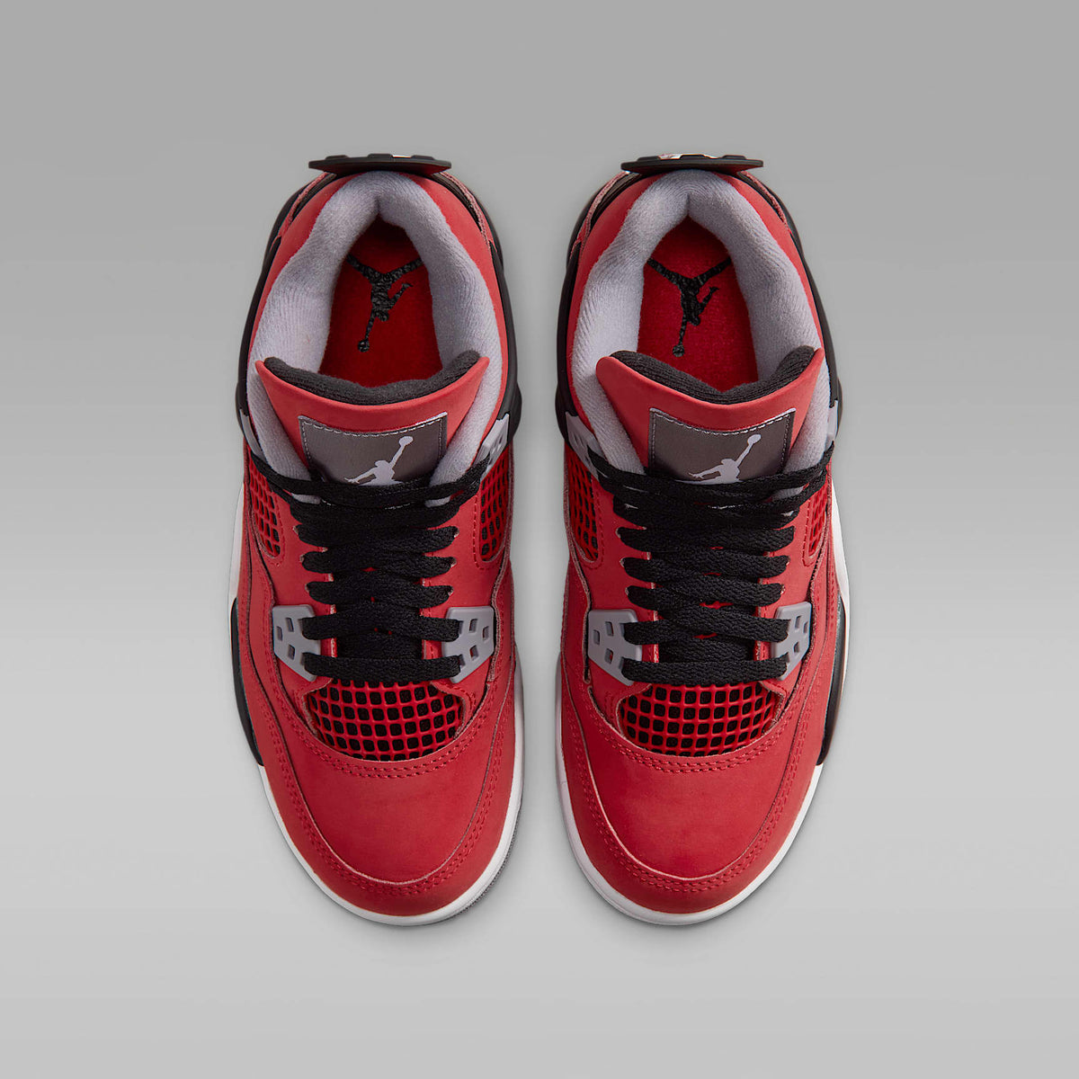 Air Jordan 4 "Toro" – Rojo pasión/Negro/Gris cemento/Blanco – vista 4