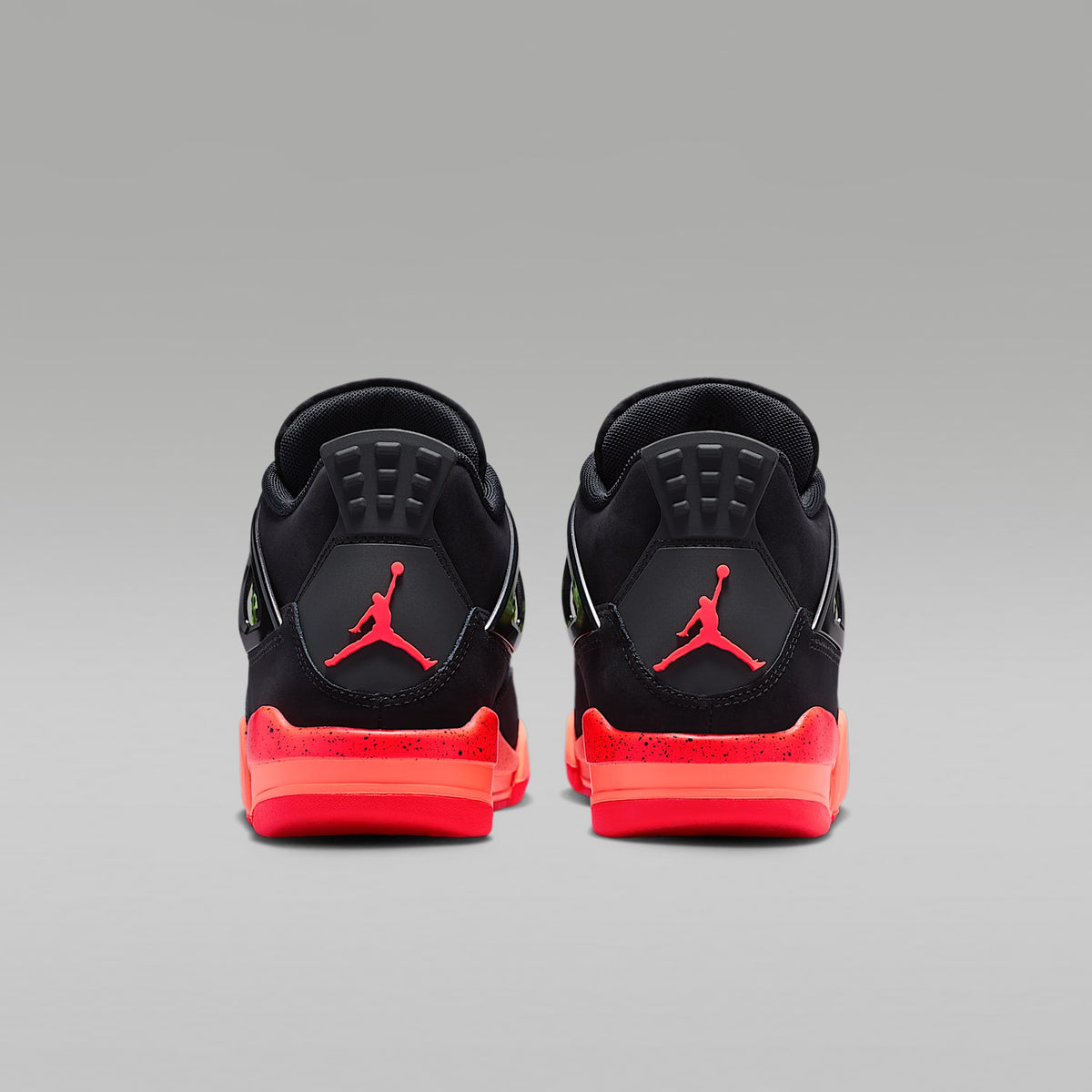 Air Jordan 4 Retro – Negro/Mango brillante/Voltio ligero/Infrarrojo 23 – vista 6