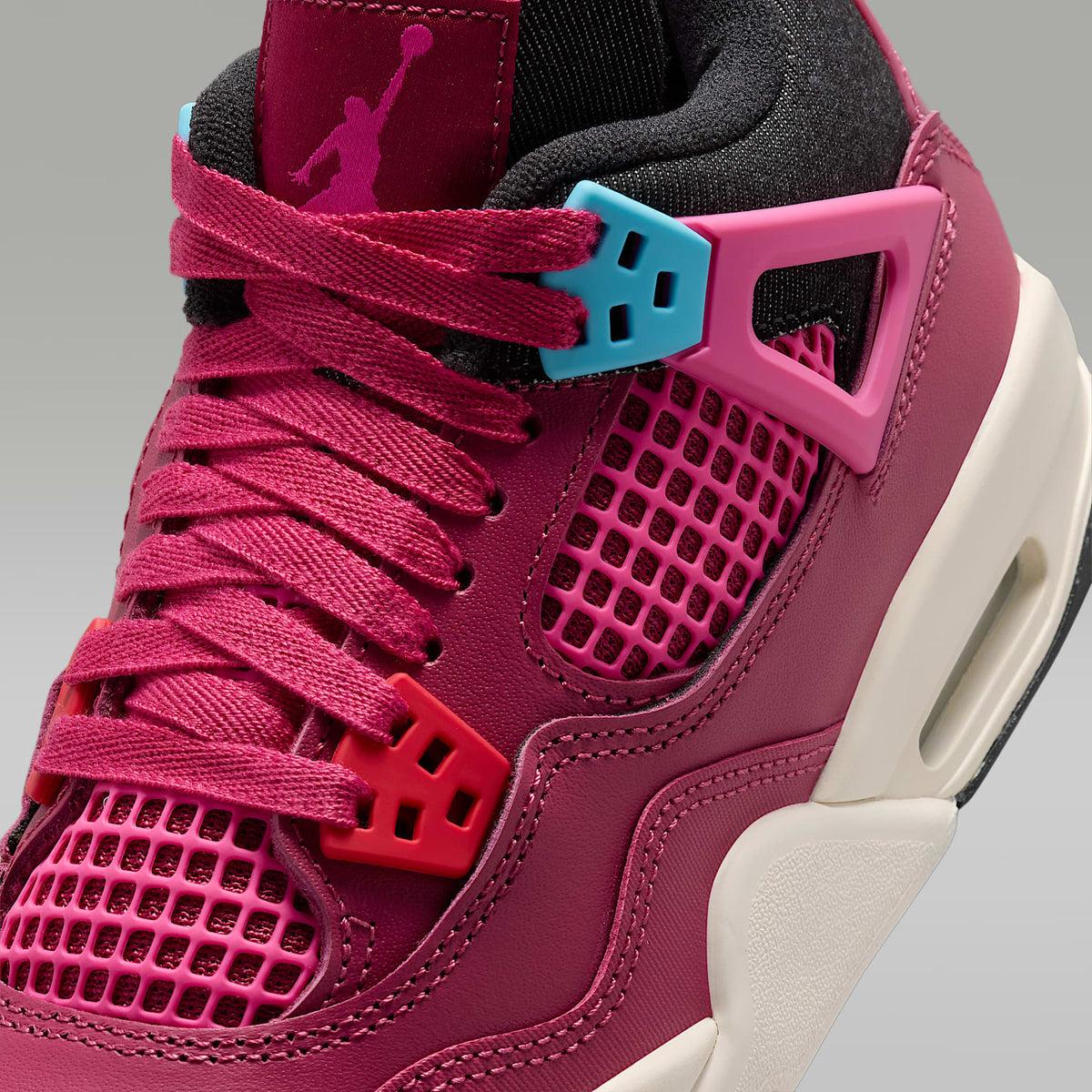 Air Jordan 4 Retro "She's A Star" – Remolacha dulce/Sombrío apagado/Tiza/Rosa desierto – vista 7