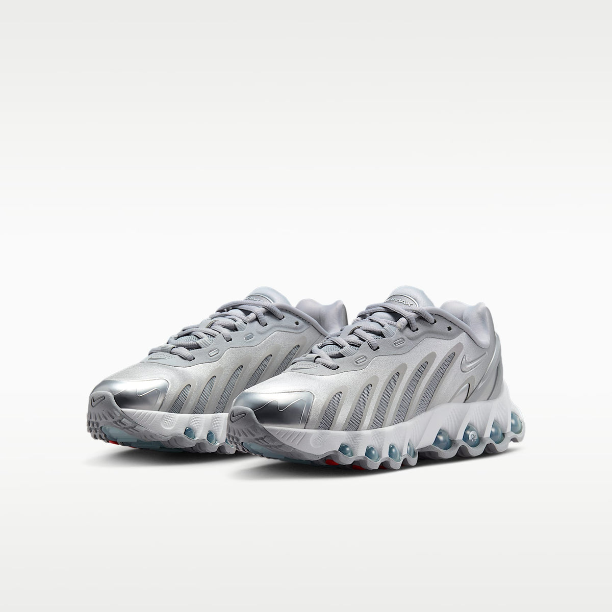 Nike Air Max Dn8 – Gris lobo/Blanco cáscara de huevo/Blanco cáscara de huevo/Plata metalizado – vista 5