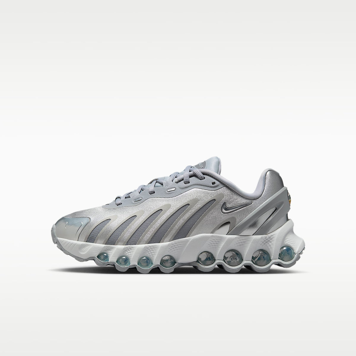 Nike Air Max Dn8 – Gris lobo/Blanco cáscara de huevo/Blanco cáscara de huevo/Plata metalizado – vista 1
