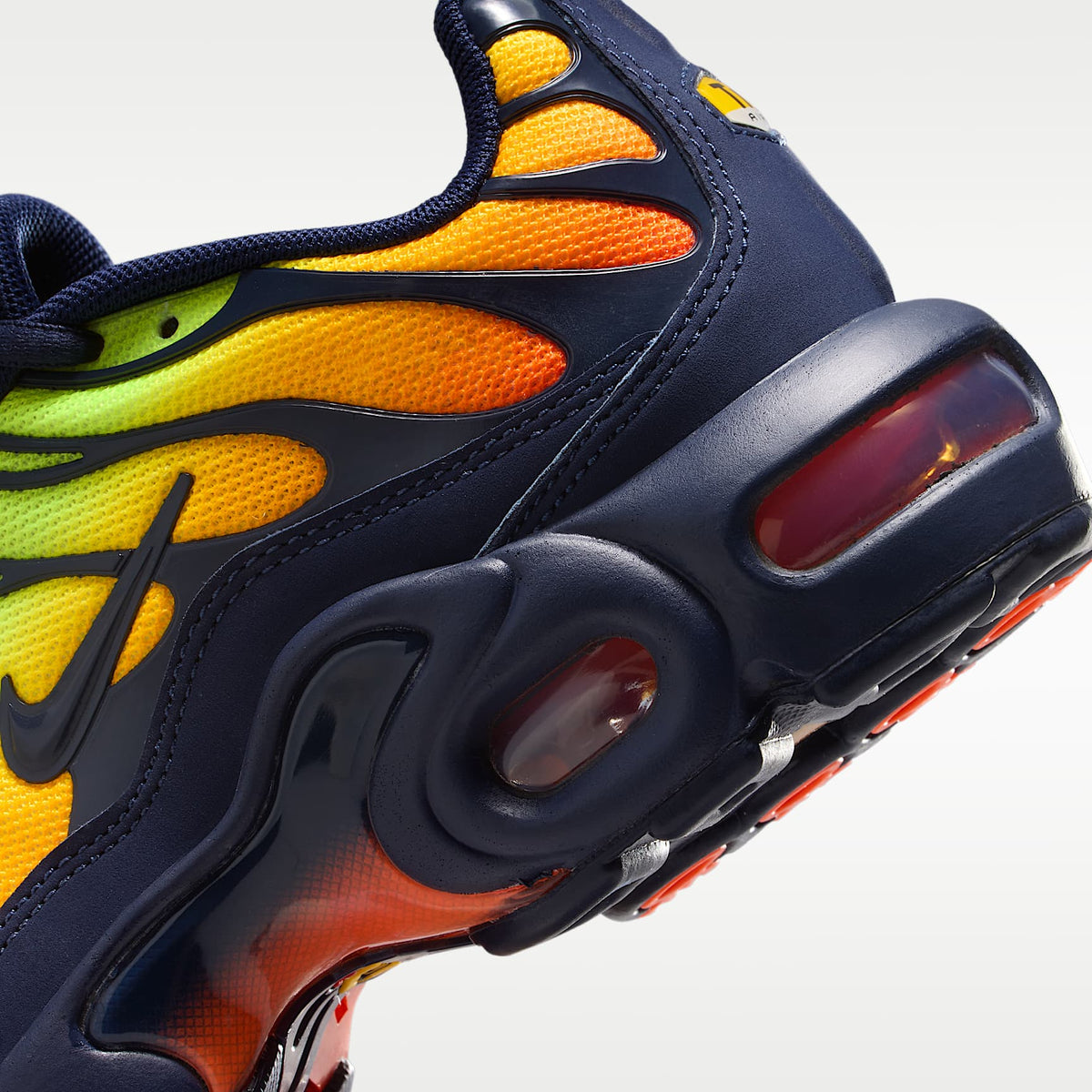 Nike Air Max Plus – Veneno limón/Hipercarmesí/Naranja láser/Azul oscuro – vista 8
