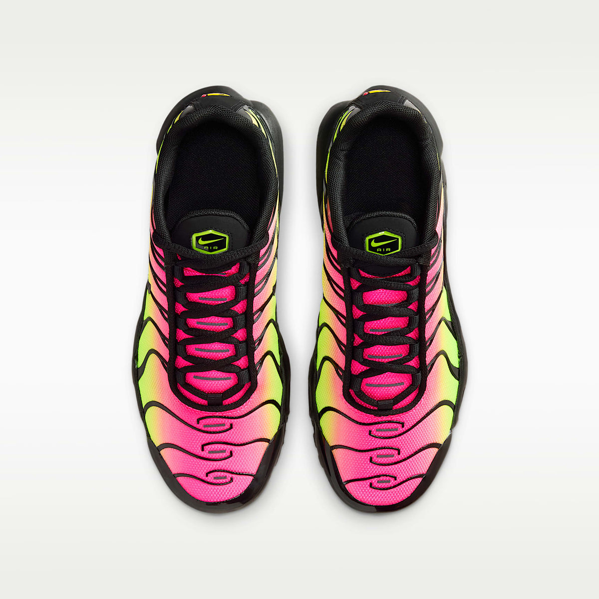 Nike Air Max Plus – Negro/Hiperrosa/Volt/Negro – vista 4