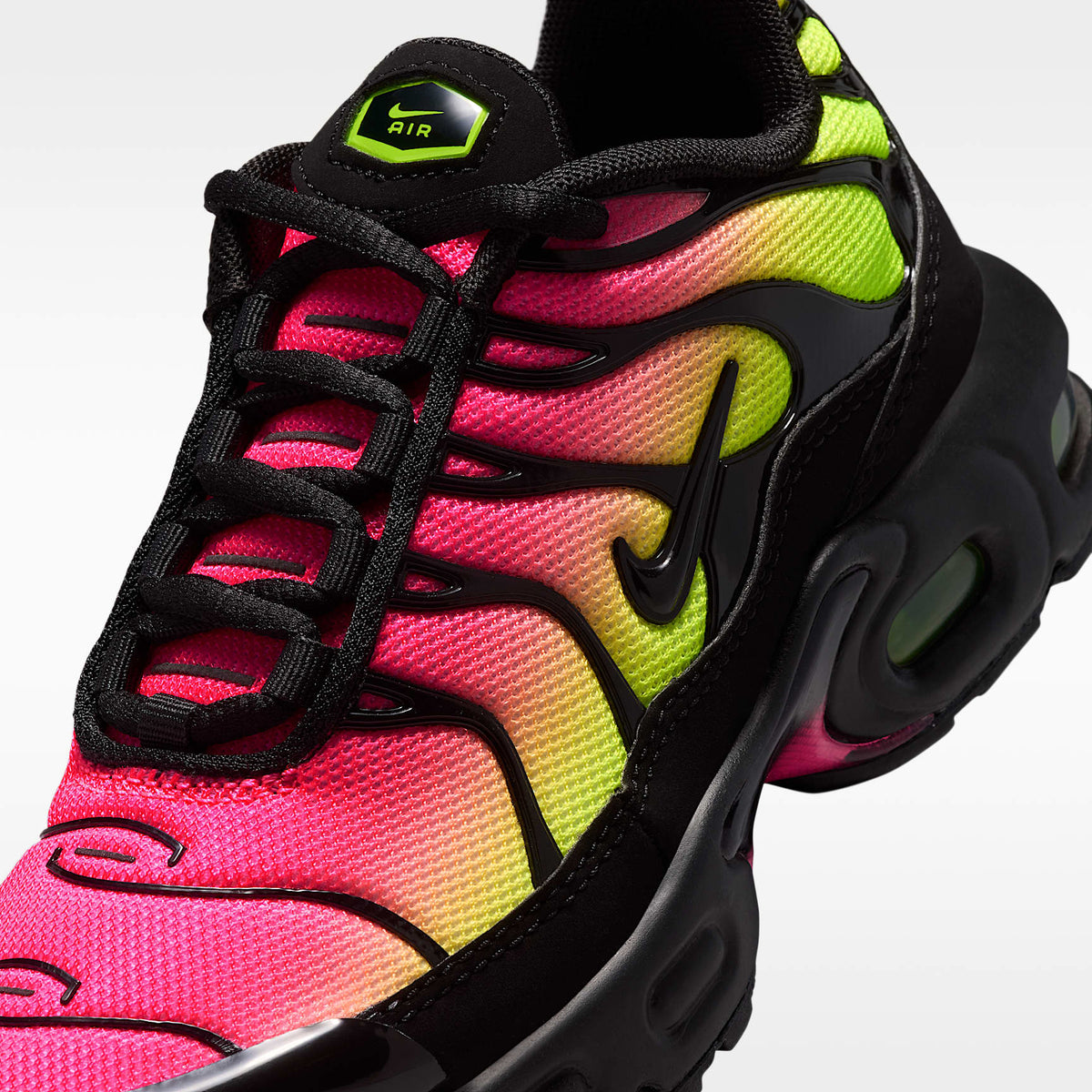 Nike Air Max Plus – Negro/Hiperrosa/Volt/Negro – vista 7
