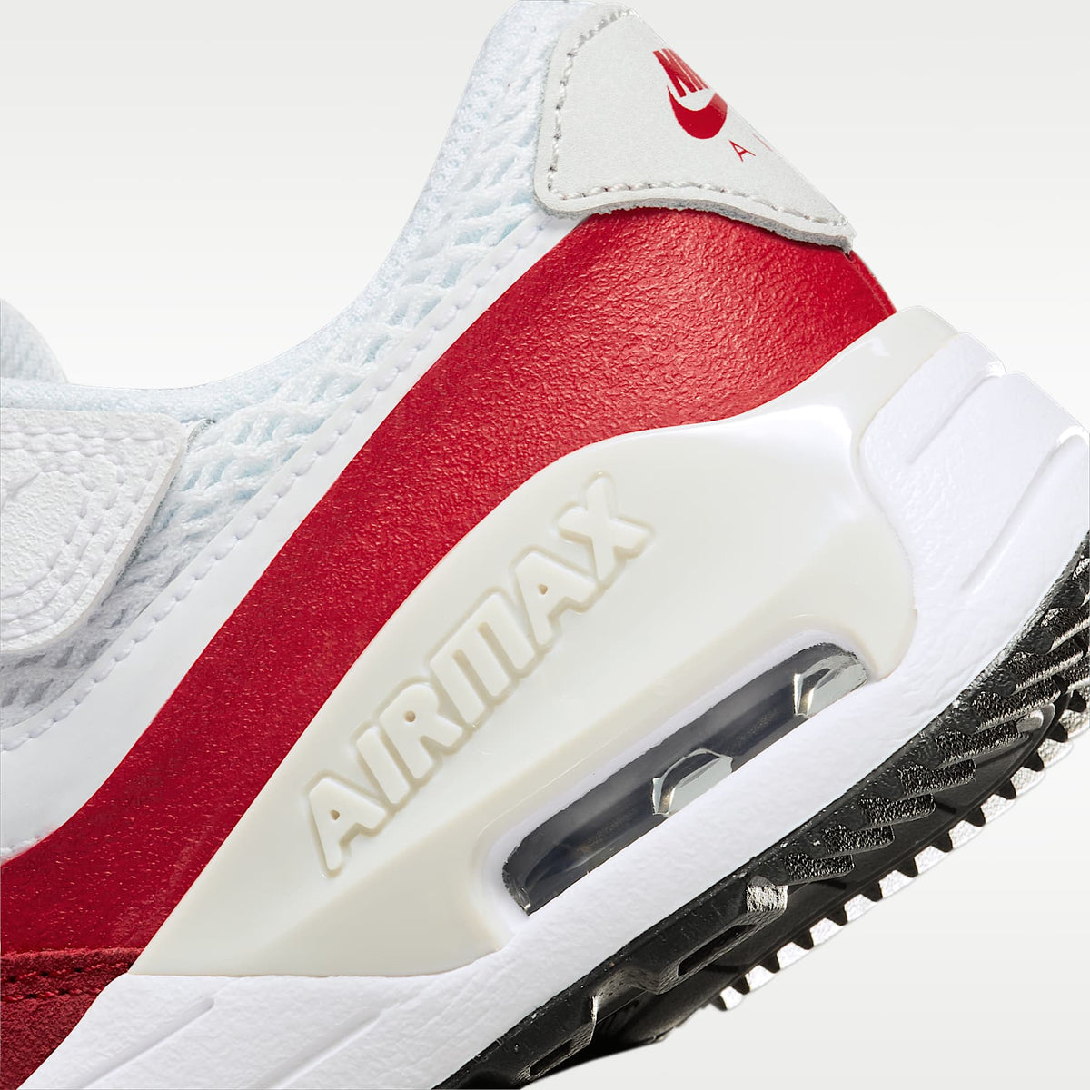 Nike Air Max SYSTM – Blanco/Rojo universitario/Polvo fotón/Blanco – vista 8