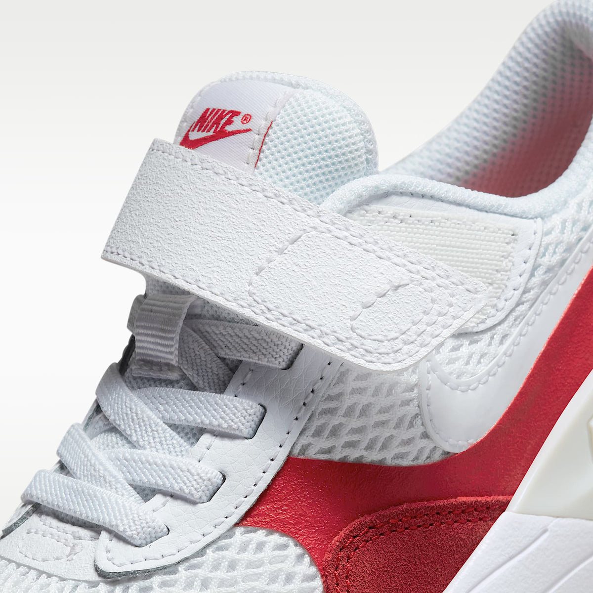 Nike Air Max SYSTM – Blanco/Rojo universitario/Polvo fotón/Blanco – vista 9