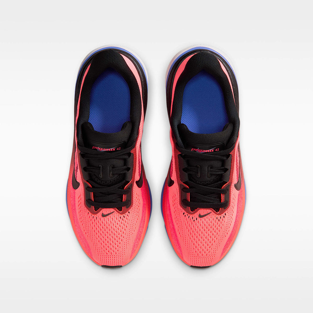 Nike Pegasus 42 – Lava resplandor/Carmesí flash/Zafiro/Negro – vista 4