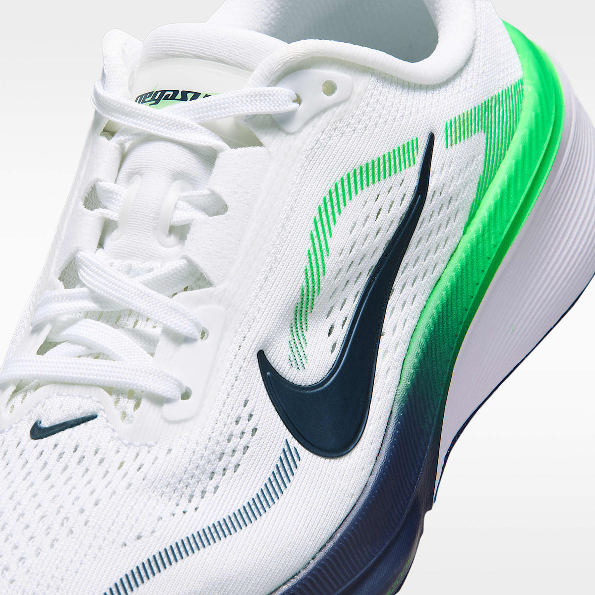 Nike Pegasus 42 – Blanco/Verde chispa/Azul marino medianoche – vista 7