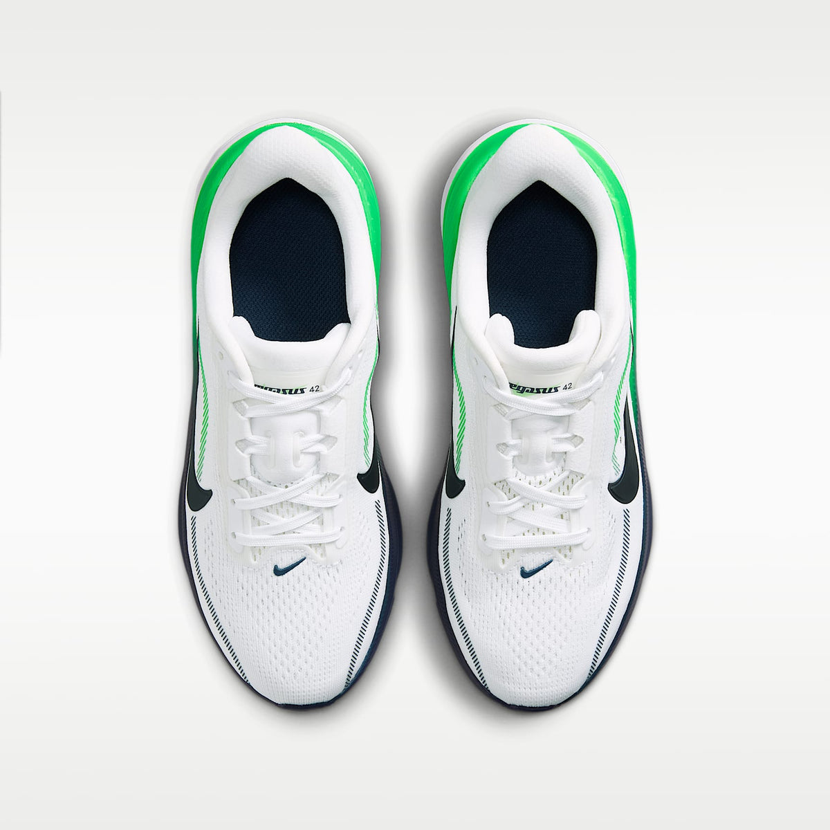 Nike Pegasus 42 – Blanco/Verde chispa/Azul marino medianoche – vista 4