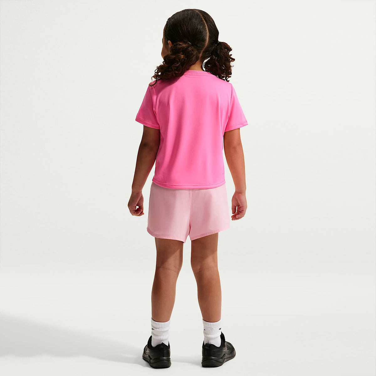 Playera Dri-FIT All Day Play infantil Nike – Rosa resplandor – vista 5
