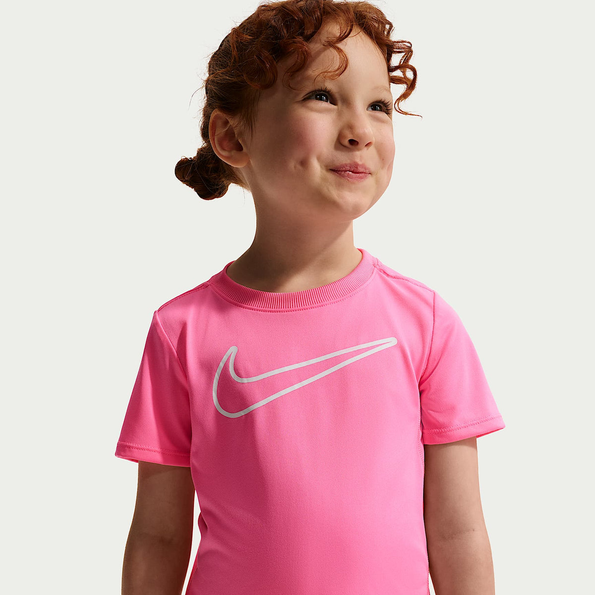 Playera Dri-FIT All Day Play para niños talla pequeña Nike – Rosa resplandor – vista 1