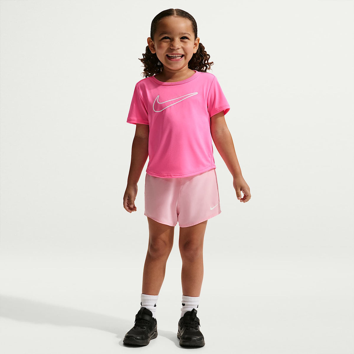 Playera Dri-FIT All Day Play infantil Nike – Rosa resplandor – vista 4