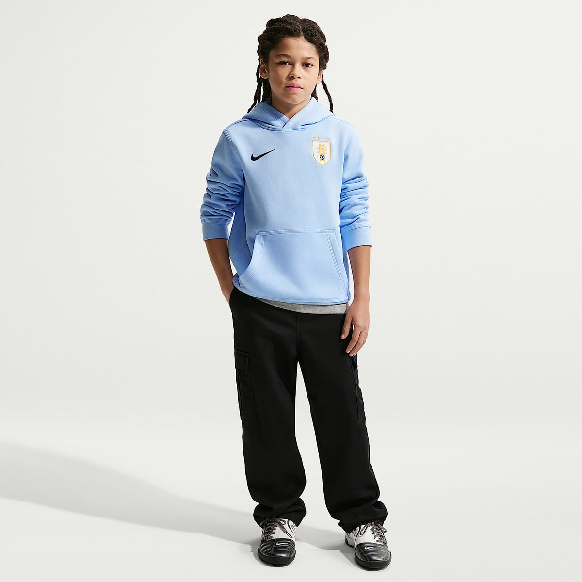 Sudadera con gorro sin cierre de fútbol Nike para niño talla grande Uruguay Club – Tinte royal/Obsidiana – vista 4
