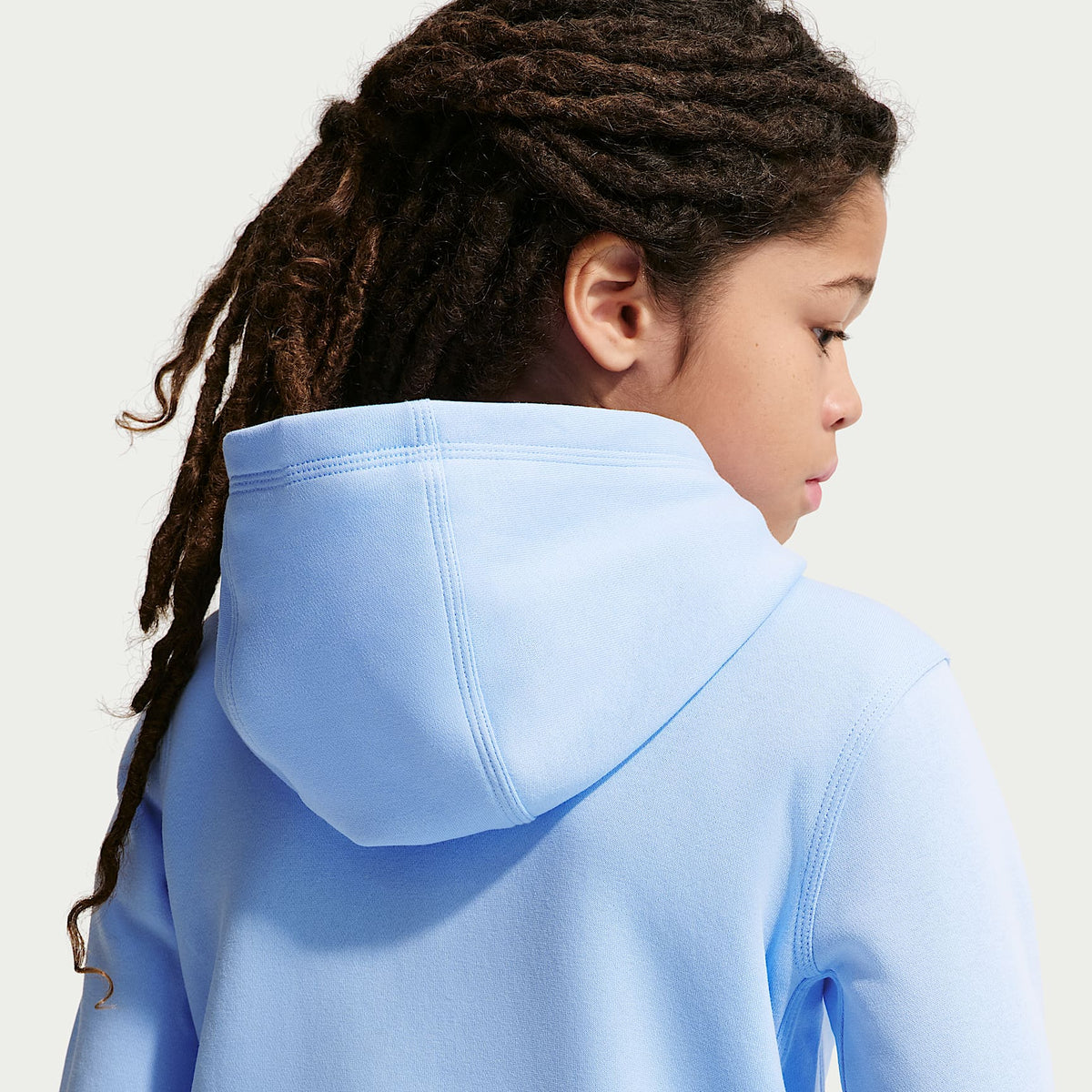 Sudadera con gorro sin cierre de fútbol Nike para niño talla grande Uruguay Club – Tinte royal/Obsidiana – vista 2
