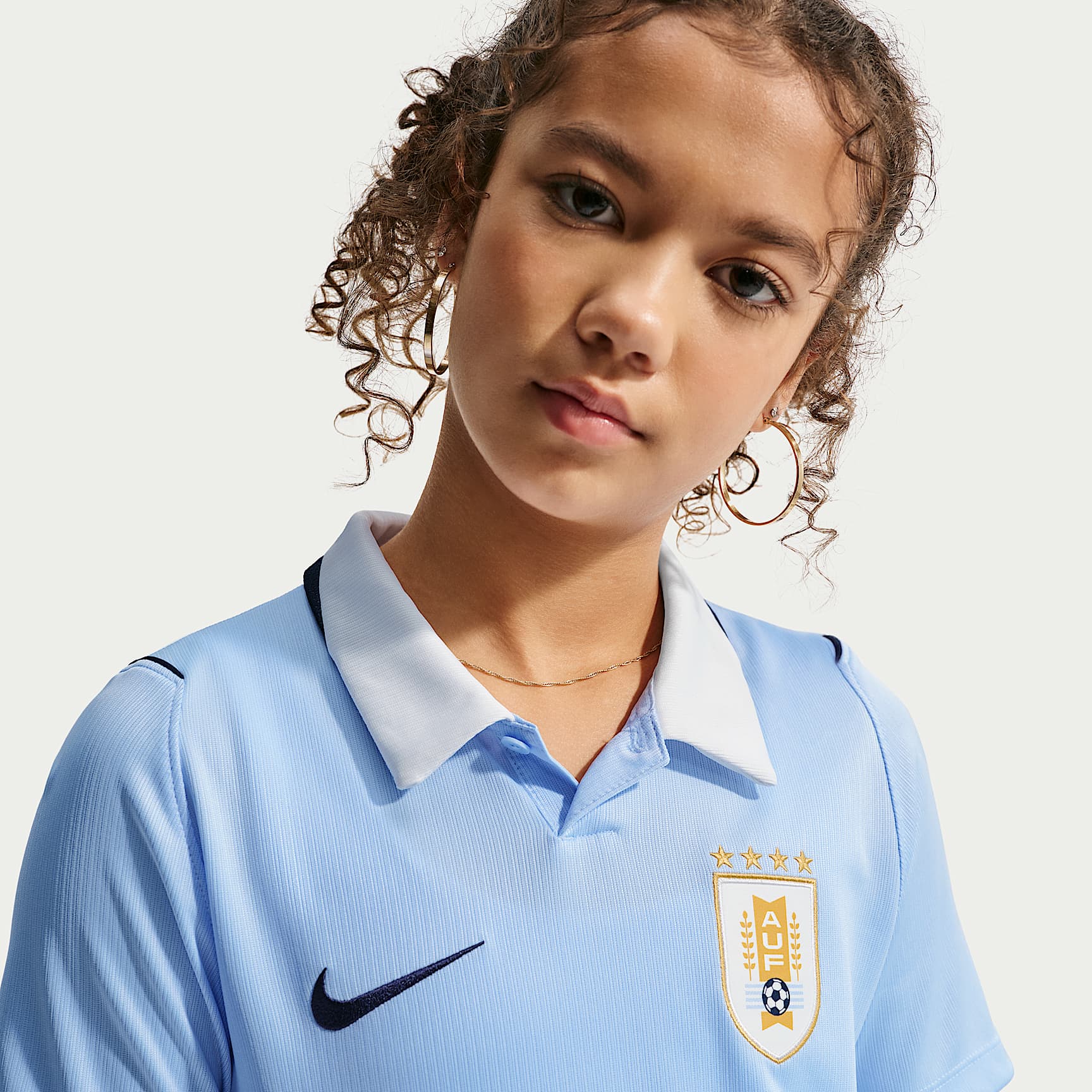 Jersey de fútbol Nike Dri-FIT Replica para niños talla grande Uruguay local 2026 Stadium – Tinte royal/Obsidiana – vista 2