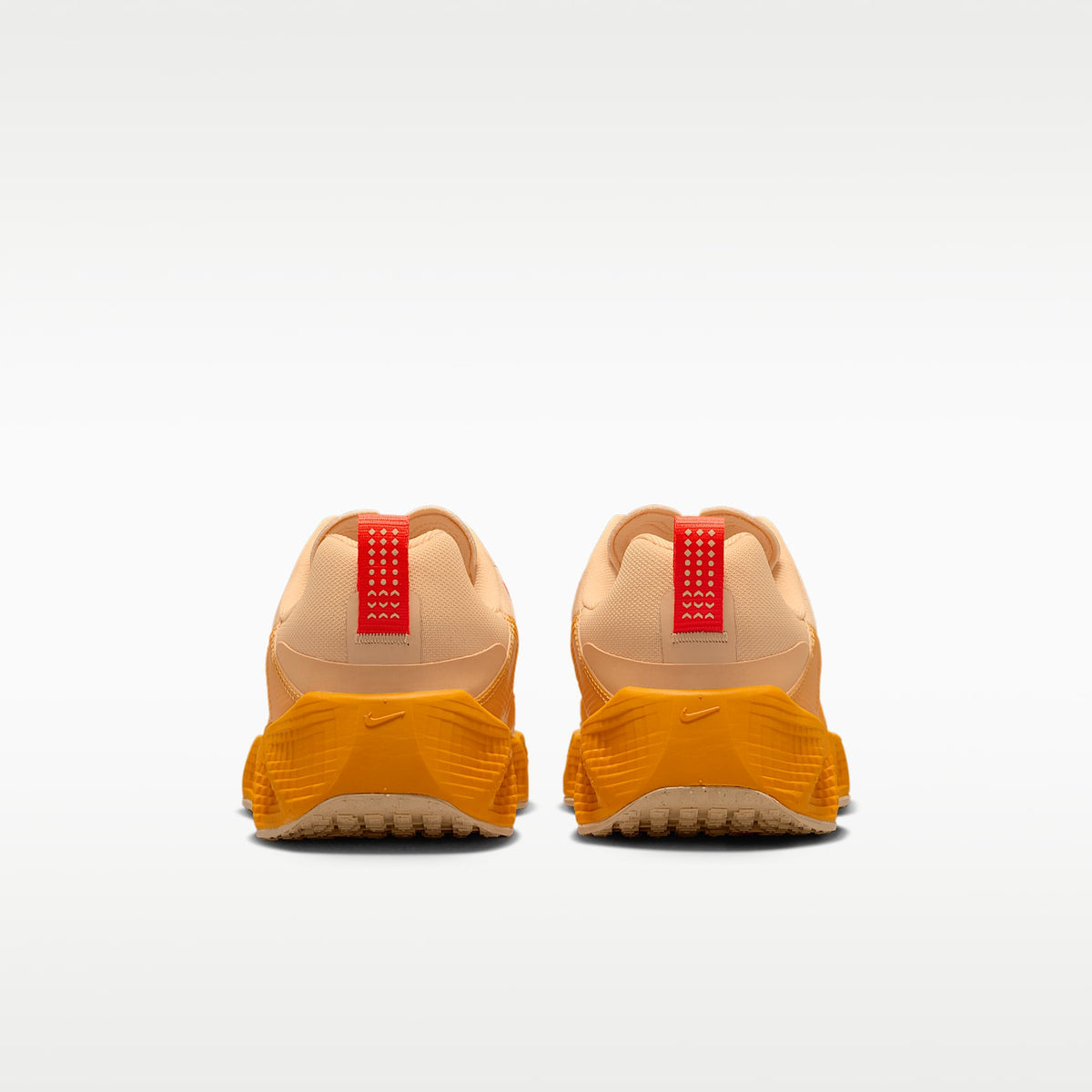 Nike Ava Rover – Oro celestial/Oro celestial/Carmesí brillante/Carmesí brillante – vista 6