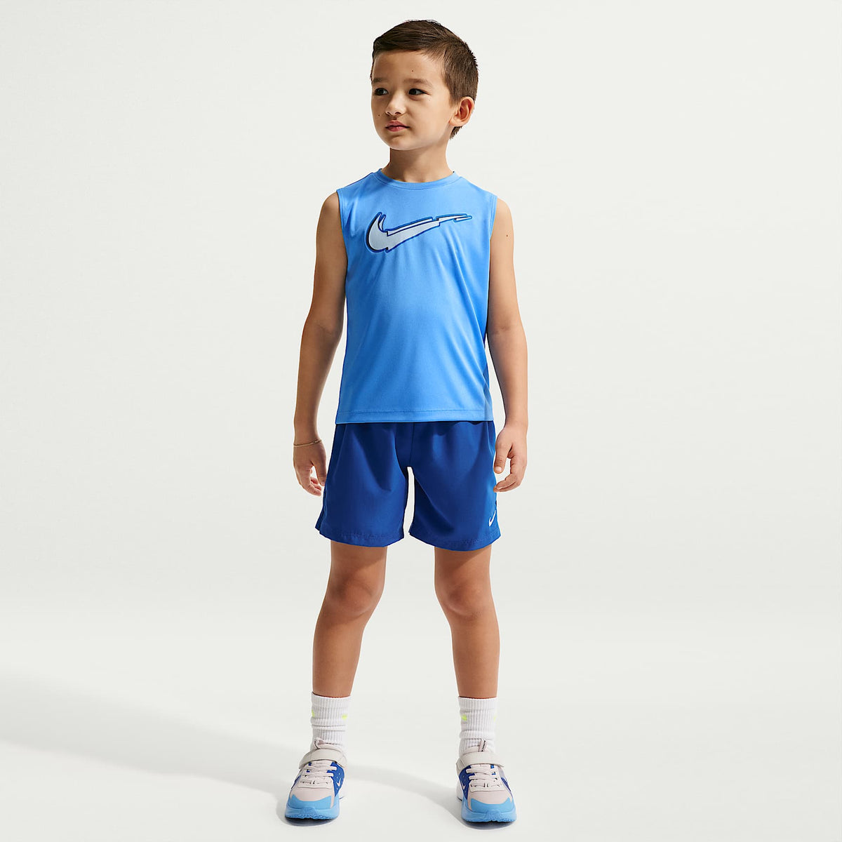 Camiseta de tirantes Dri-FIT para niños talla pequeña Nike Bold Move – Azul universitario – vista 4