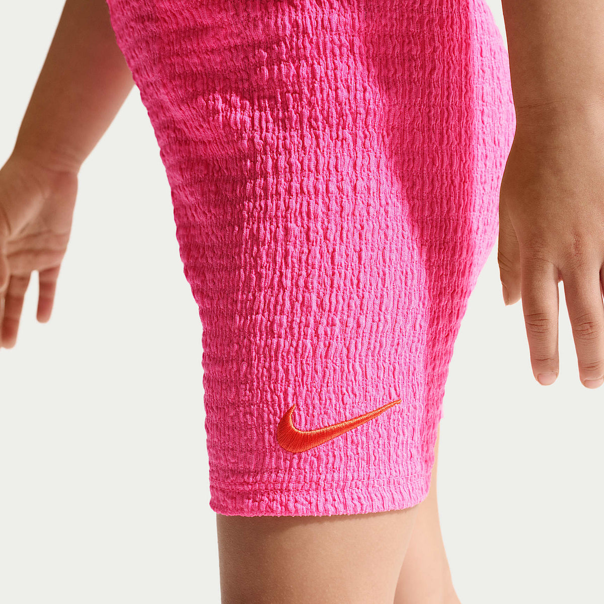Conjunto de shorts de ciclismo de 2 piezas infantil Nike Bold Play – Rosa resplandor – vista 5