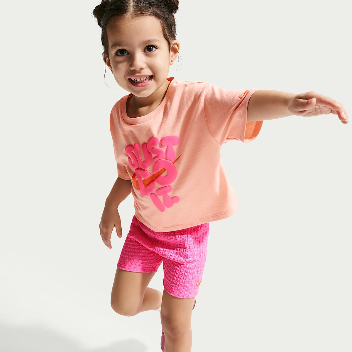 Conjunto de shorts de ciclismo de 2 piezas infantil Nike Bold Play – Rosa resplandor – vista 6