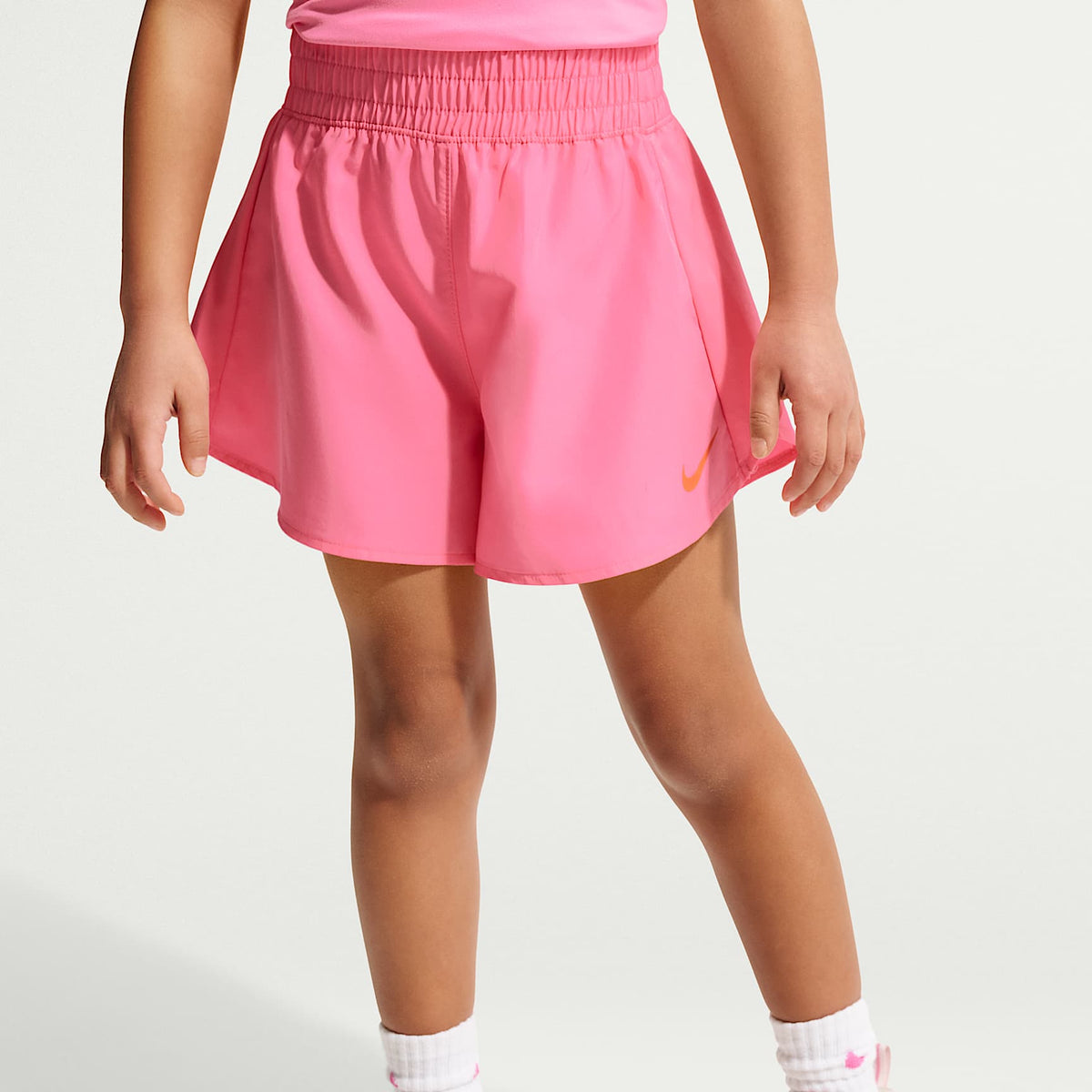 Conjunto de camiseta de tirantes y shorts para Dri-FIT para niños talla pequeña Nike Bold Play – Rosa resplandor – vista 4