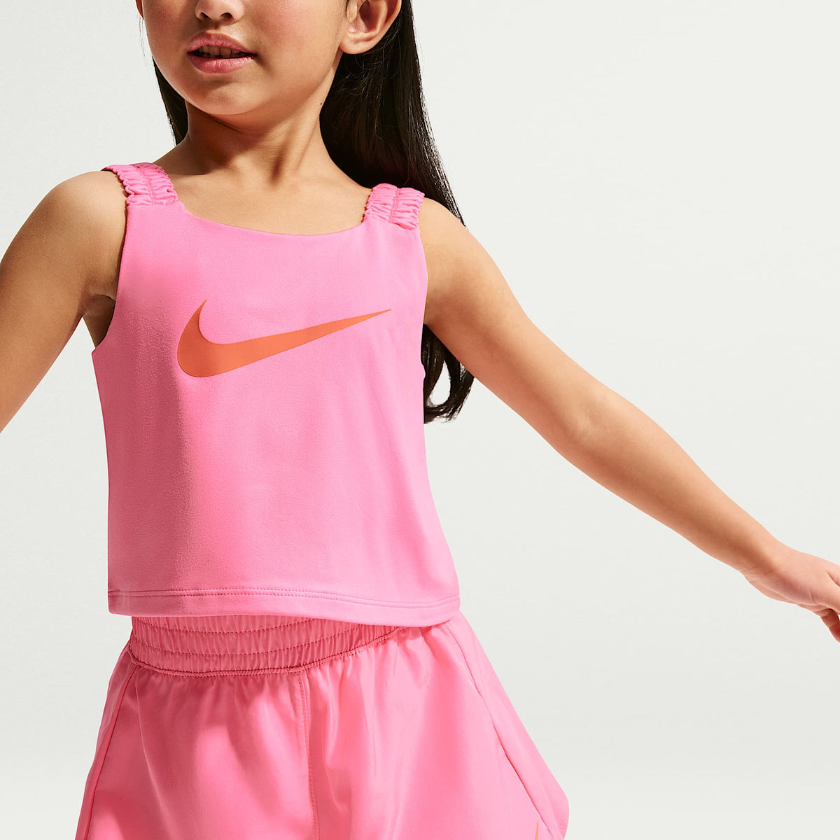 Conjunto de camiseta de tirantes y shorts para Dri-FIT para niños talla pequeña Nike Bold Play – Rosa resplandor – vista 6