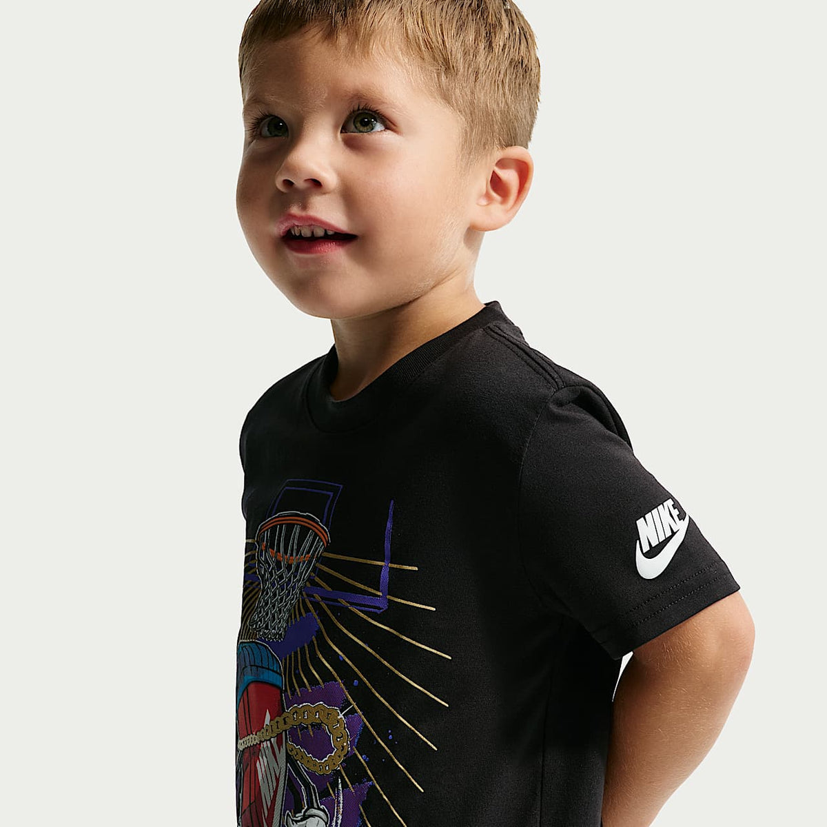 Camiseta Nike Boxy Street Dunk para Niño Pequeño
