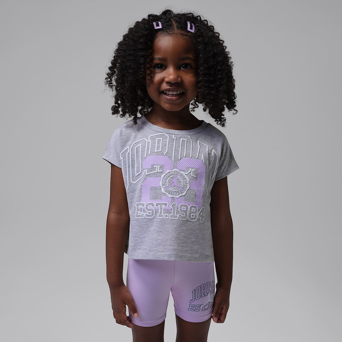 Conjunto de playera de corte cuadrado y shorts de ciclismo infantil Jordan – Bruma violeta – vista 3