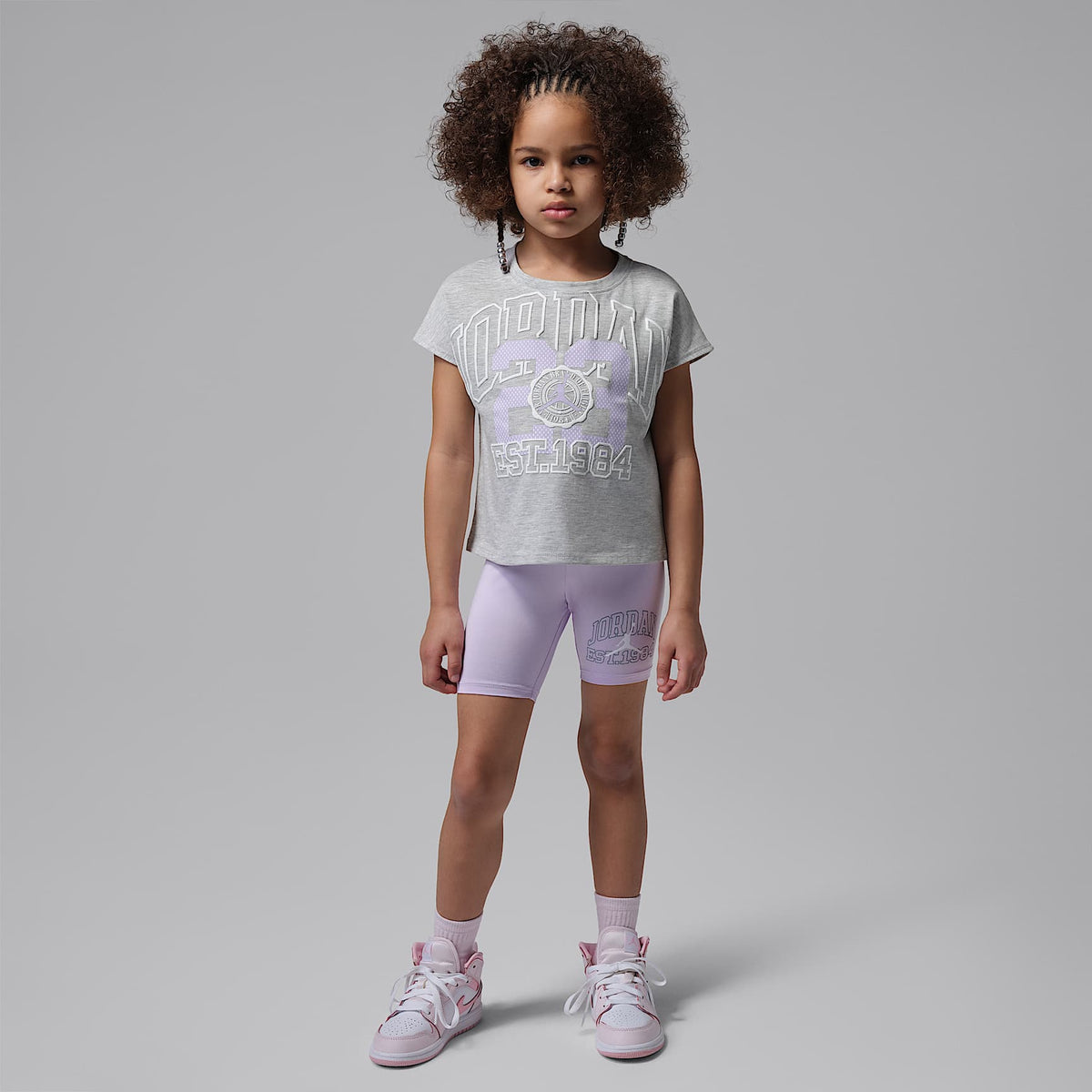 Conjunto de playera de corte cuaadrado y shorts de ciclismo para niños talla pequeña Jordan – Bruma violeta – vista 1