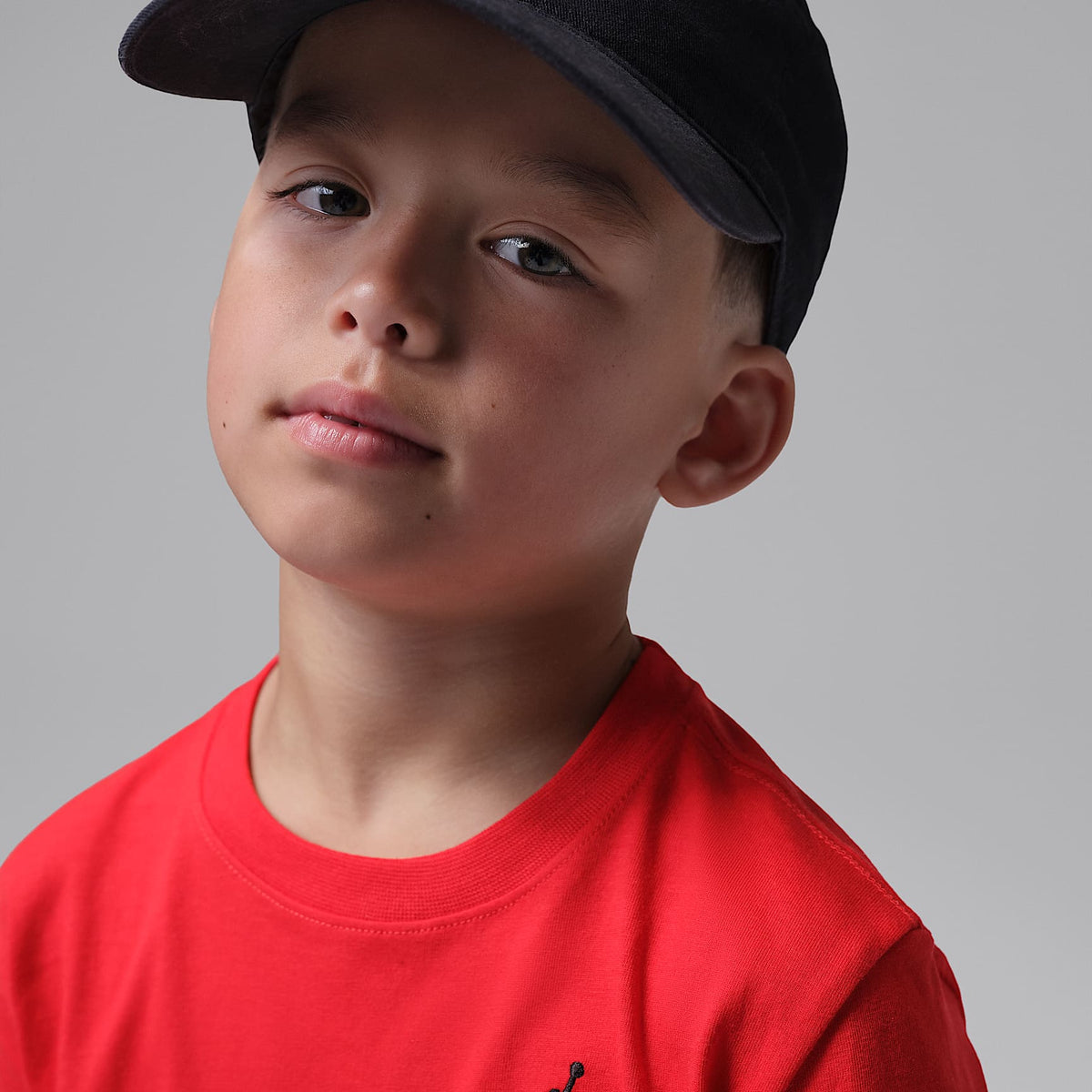 Playera Brooklyn para niños talla pequeña Jordan – Rojo universitario – vista 3
