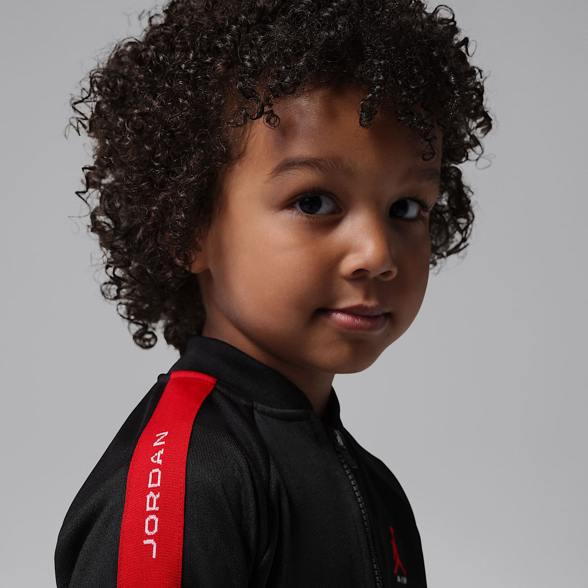 Conjunto deportivo de 2 piezas Dri-FIT infantil Jordan Brooklyn Essentials – Negro – vista 4