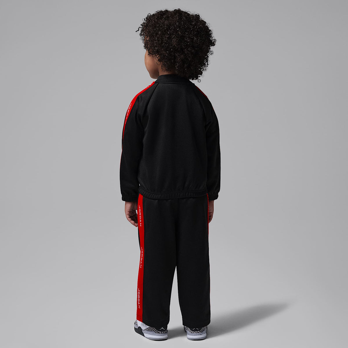 Conjunto deportivo de 2 piezas Dri-FIT infantil Jordan Brooklyn Essentials – Negro – vista 2