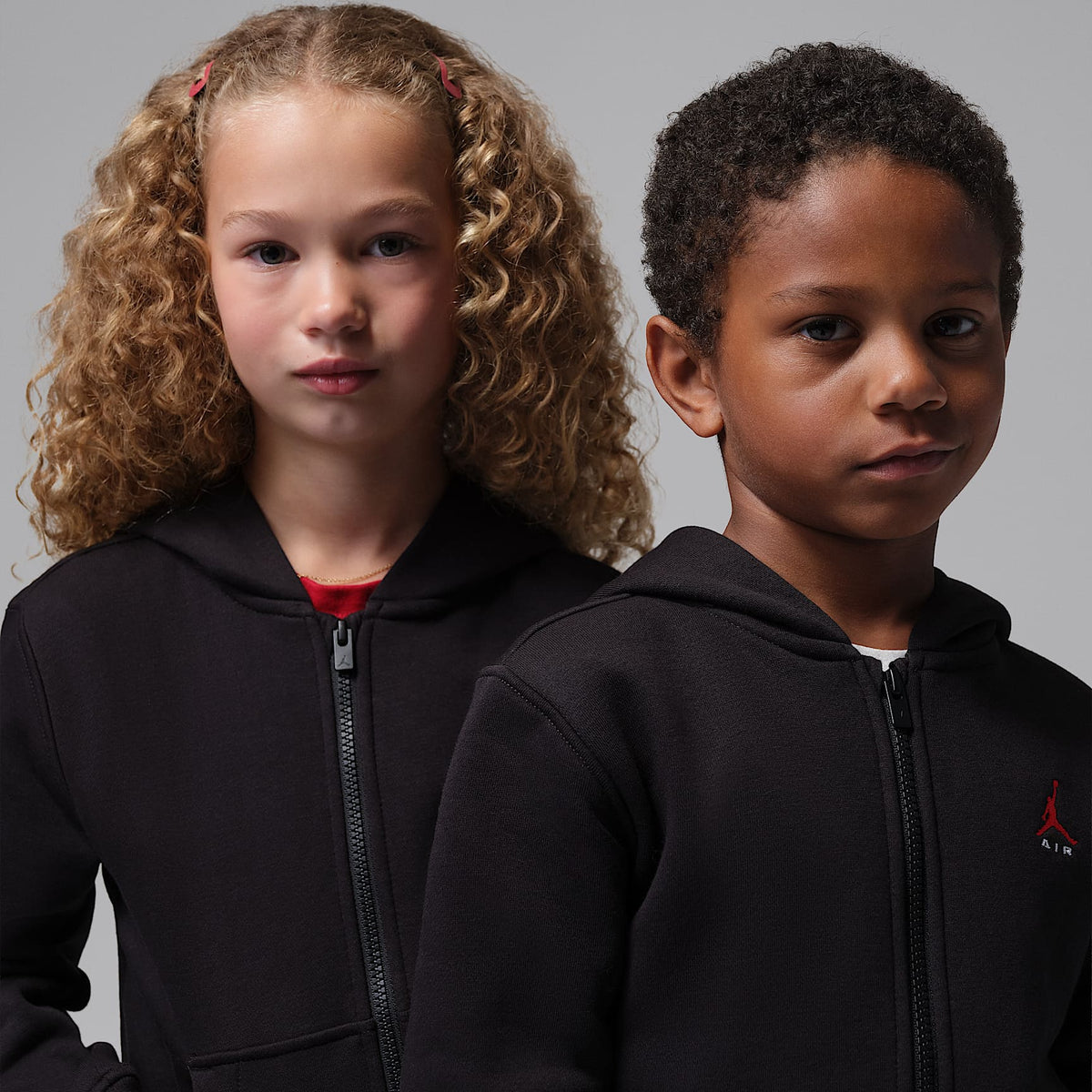 Conjunto de 2 piezas con sudadera con gorro de cierre completo para niños talla pequeña Jordan Brooklyn Fleece – Negro – vista 4