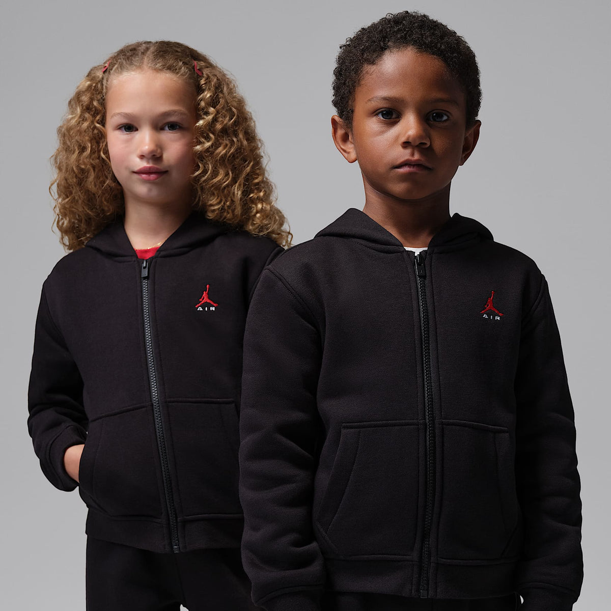 Conjunto de 2 piezas con sudadera con gorro de cierre completo para niños talla pequeña Jordan Brooklyn Fleece – Negro – vista 3