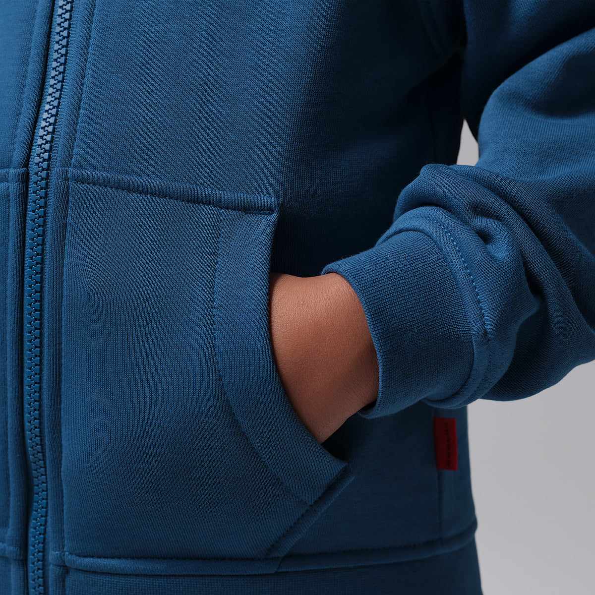 Conjunto de 2 piezas con sudadera con gorro de cierre completo para niños talla pequeña Jordan Brooklyn Fleece – Azul genuino – vista 6