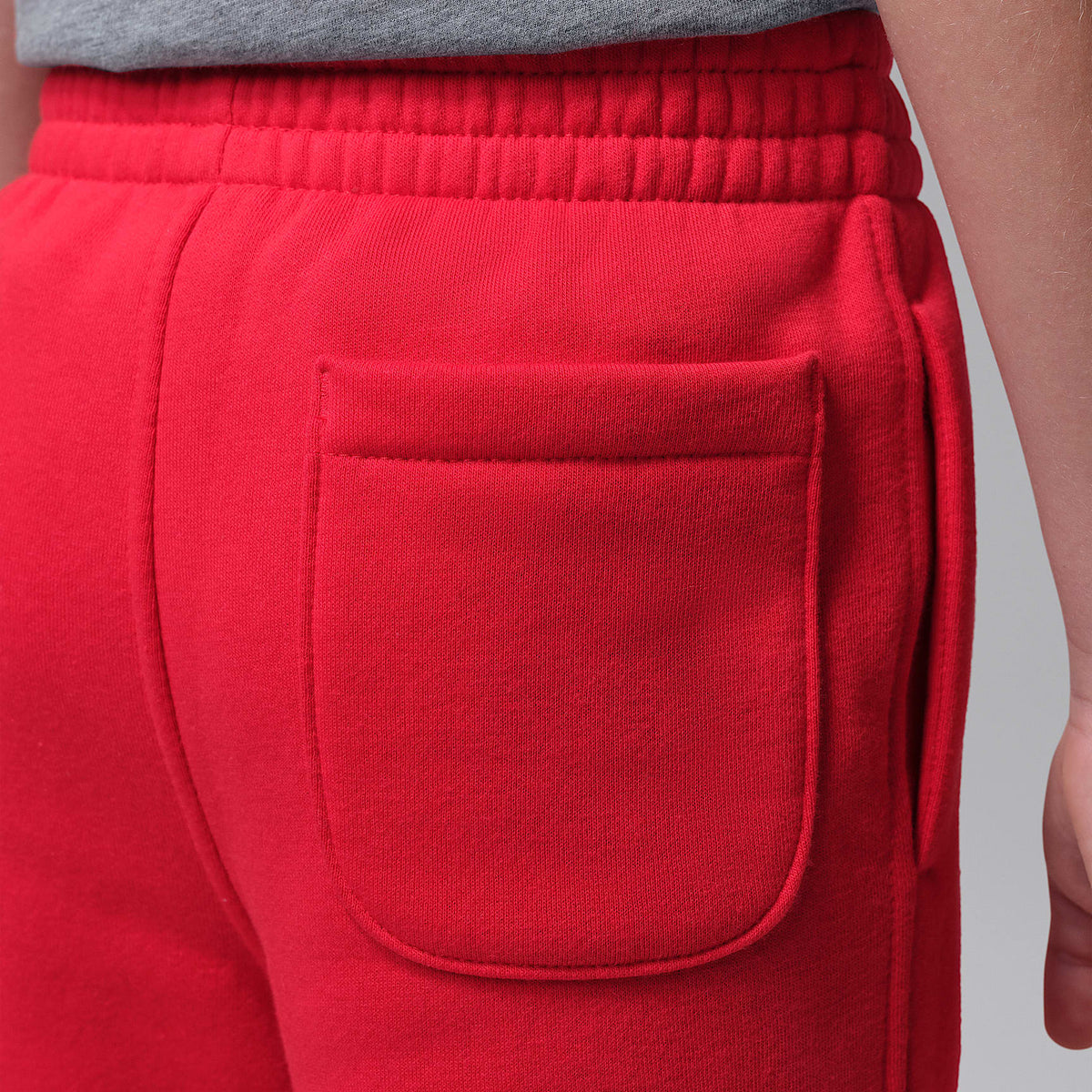 Joggers de tejido Fleece Jordan Brooklyn para niños talla pequeña – Rojo universitario – vista 4