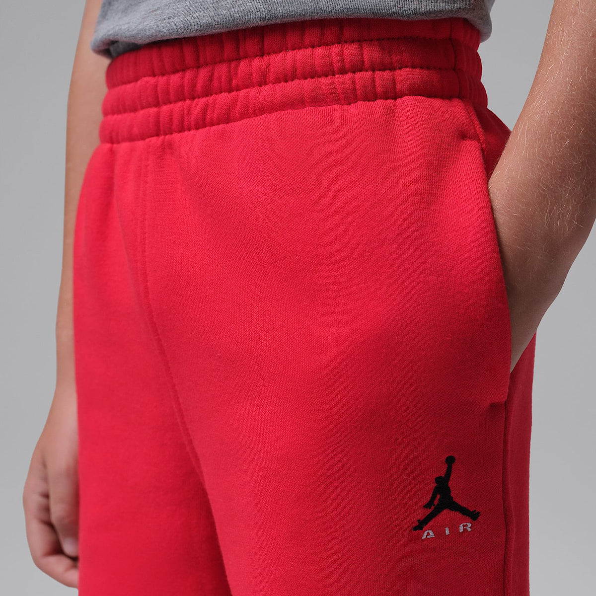 Joggers de tejido Fleece Jordan Brooklyn para niños talla pequeña – Rojo universitario – vista 3