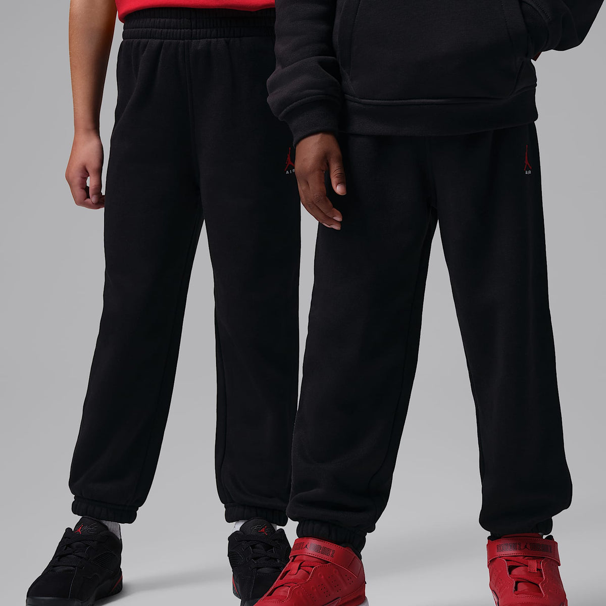 Conjunto de 2 piezas de sudadera con gorro sin cierre para niños talla pequeña Jordan Brooklyn Fleece – Negro – vista 9