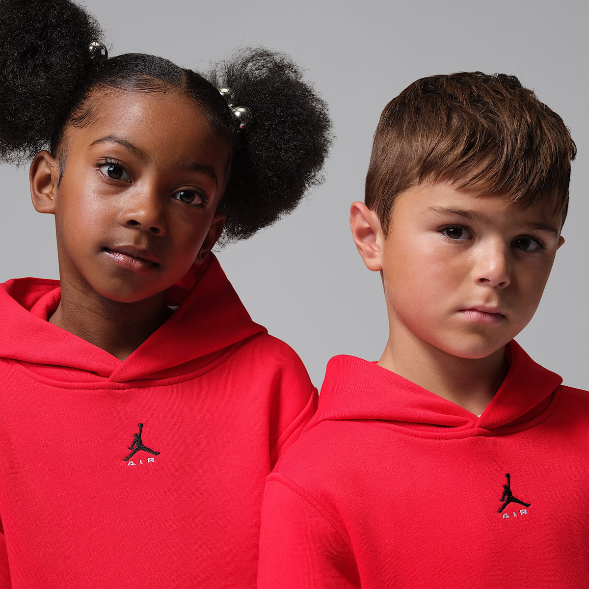 Conjunto de 2 piezas de sudadera con gorro sin cierre para niños talla pequeña Jordan Brooklyn Fleece – Rojo universitario – vista 4