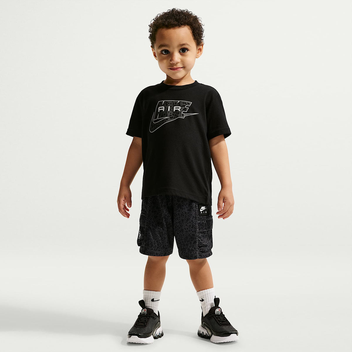 Conjunto de dos piezas con shorts cargo con estampado Air Dri-FIT infantil Nike – Antracita – vista 1