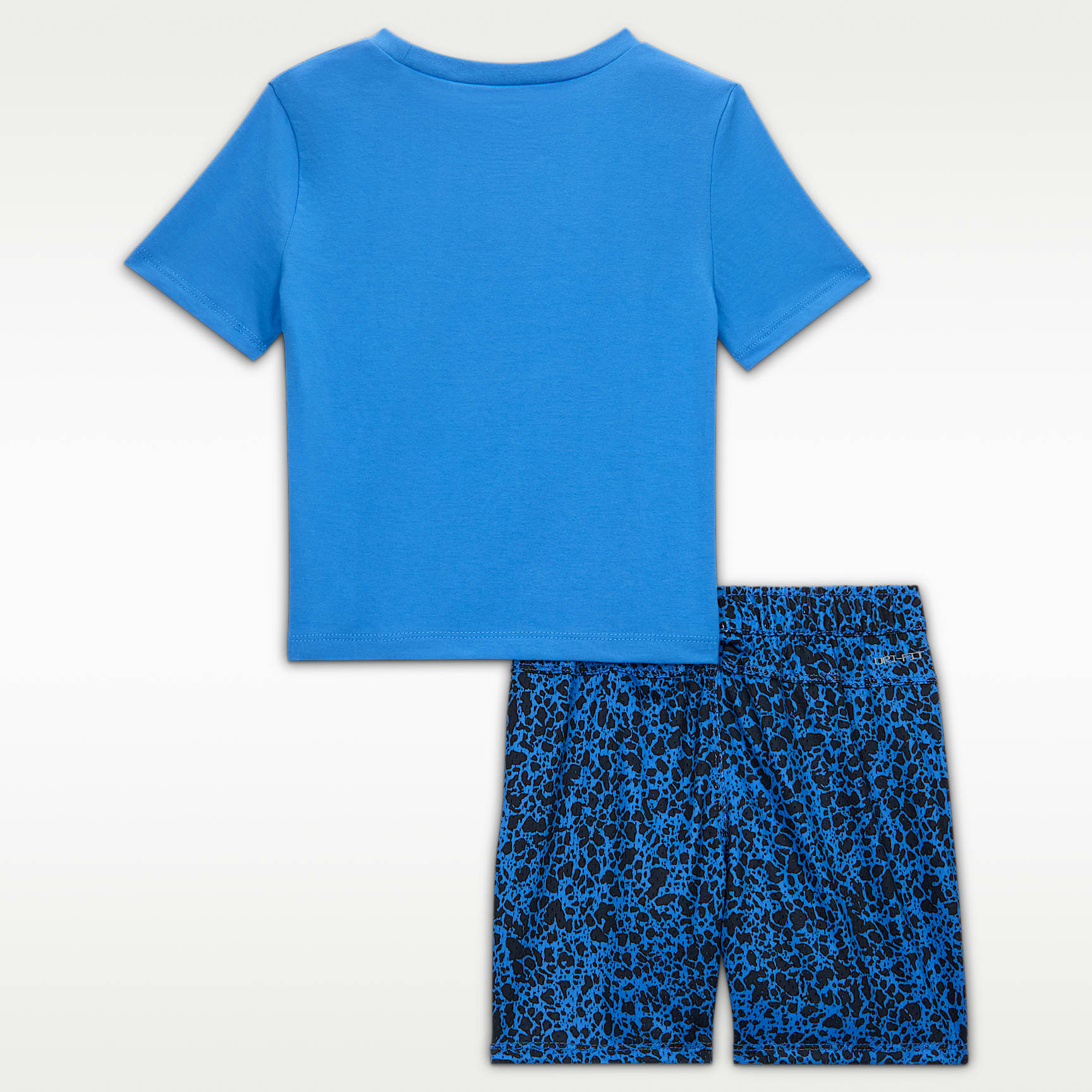 Conjunto de dos piezas con shorts cargo con estampado Air Dri-FIT para bebé Nike – Azul cristal – vista 2