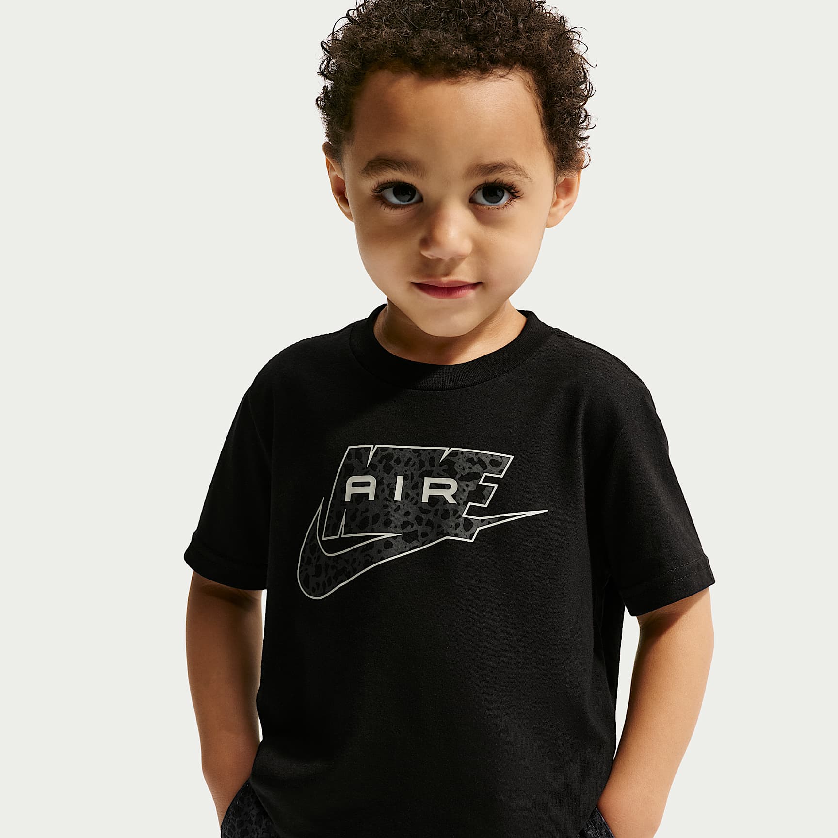 Conjunto de dos piezas con shorts cargo con estampado Air Dri-FIT infantil Nike – Antracita – vista 2