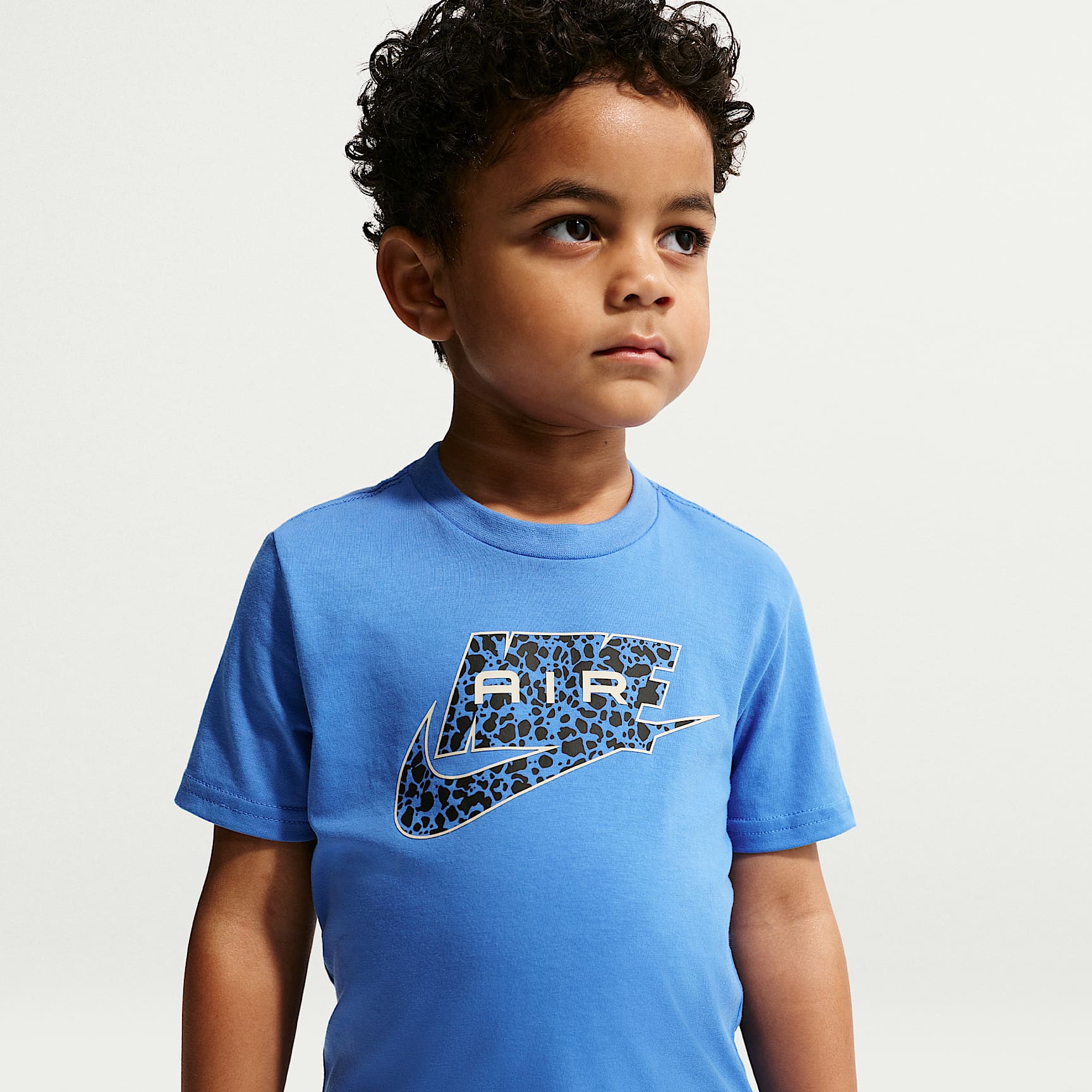 Conjunto de dos piezas con shorts cargo con estampado Air Dri-FIT infantil Nike – Azul cristal – vista 2