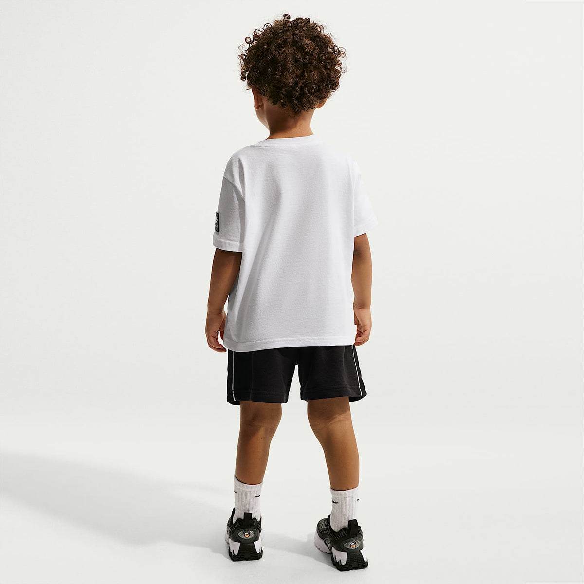 Conjunto de 2 piezas con shorts de French Terry infantil Nike Air – Negro – vista 7