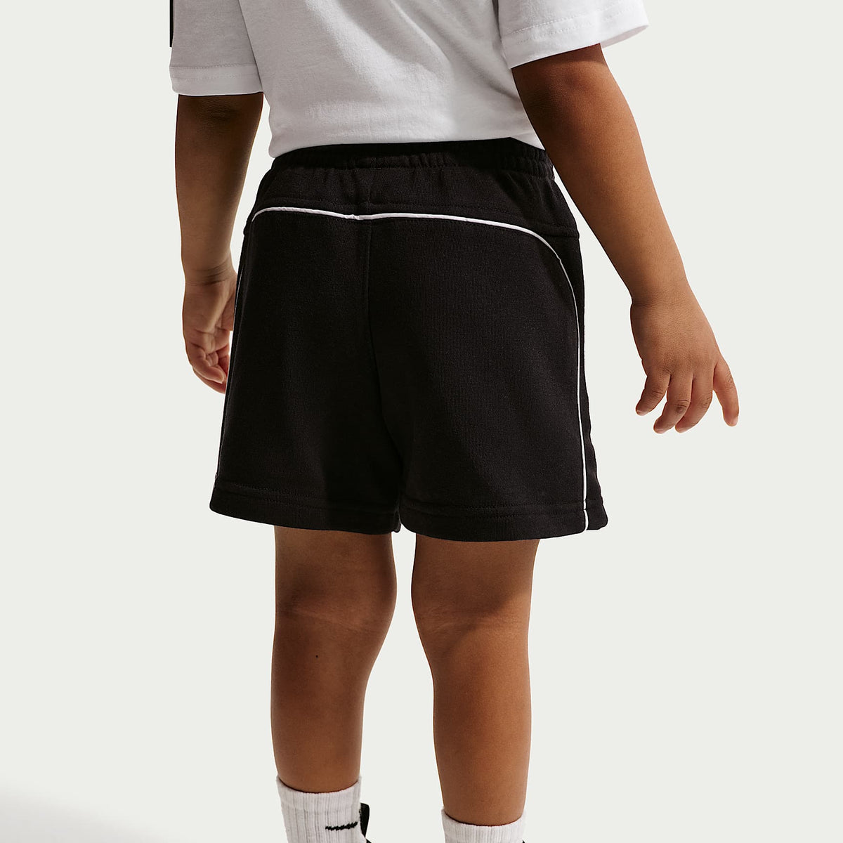 Conjunto de 2 piezas con shorts de French Terry infantil Nike Air – Negro – vista 5