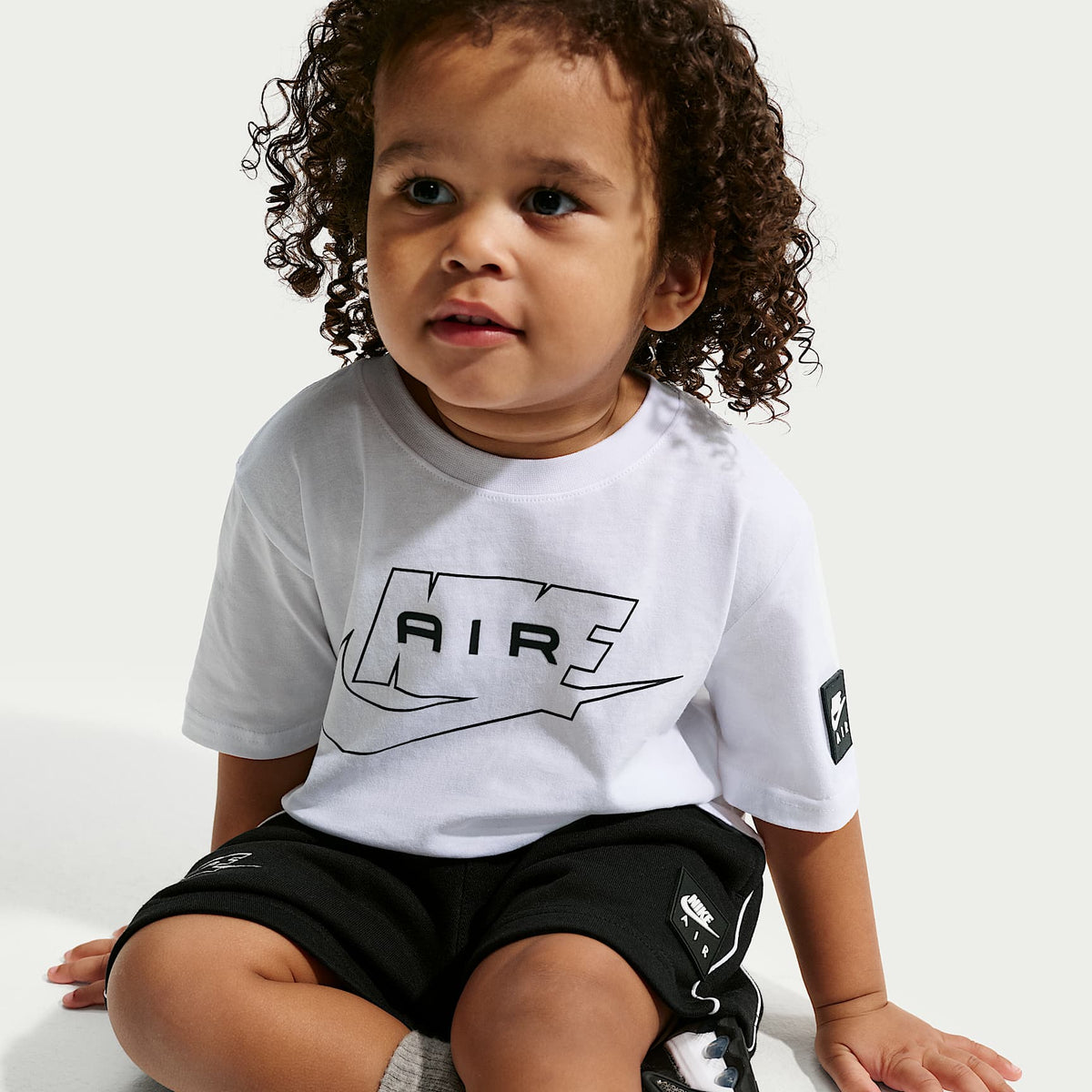 Conjunto de shorts de 2 piezas de French Terry para niños talla pequeña Nike Air – Negro – vista 6