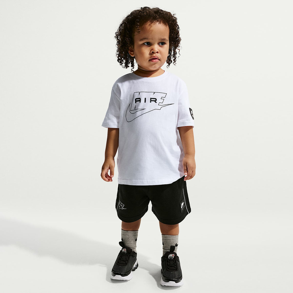Conjunto de shorts de 2 piezas de French Terry para niños talla pequeña Nike Air – Negro – vista 1