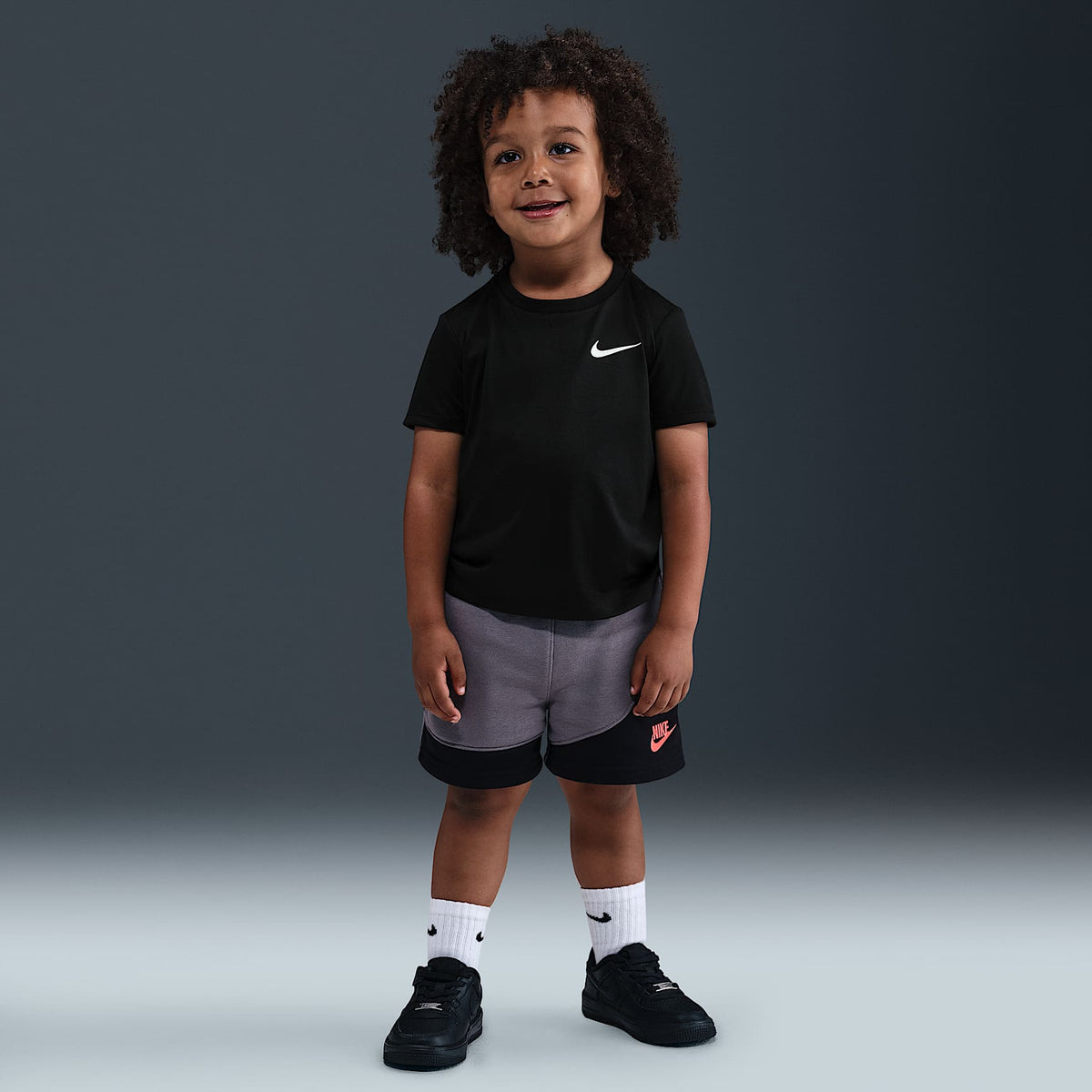 Playera Legend Dri-FIT infantil Nike – Negro – vista 4