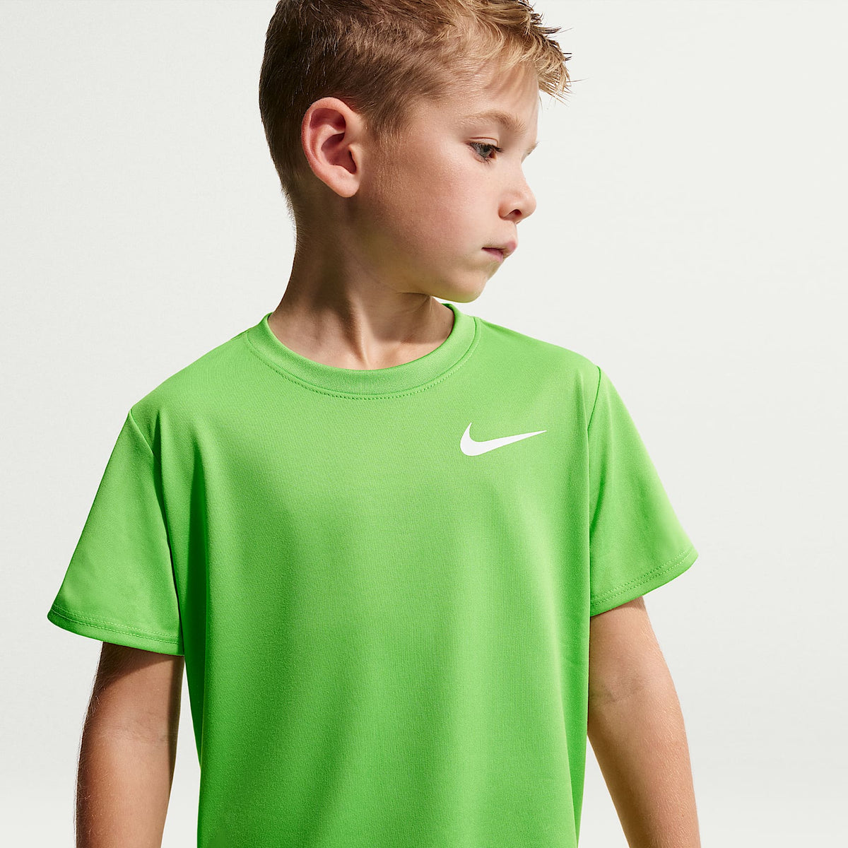 Playera Legend Dri-FIT para niños talla pequeña Nike – Verde – vista 1